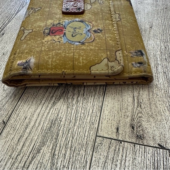 Travel by Sharif Wallet - Picture 3 of 9